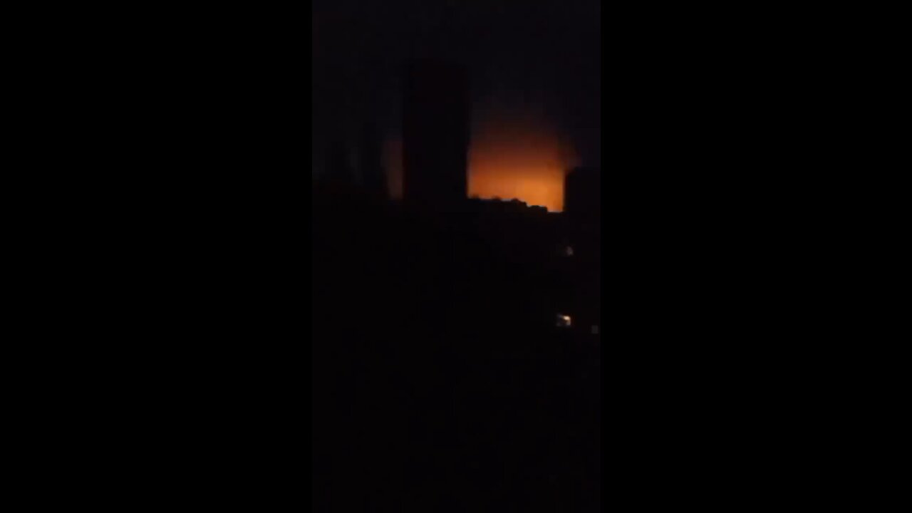 When night falls #Kharkiv is once facing heavy rocket fire by the Russian invasion force.