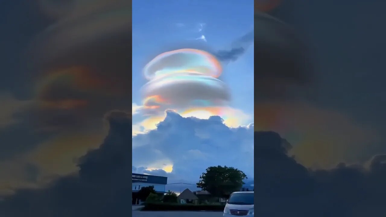 Beautiful Iridescence in Thailand skies Rainbow Ship #UFO Sighting (First Contact)