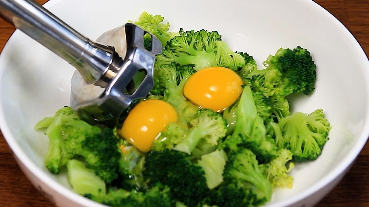 Broccoli with 2 eggs! I ve been making this broccoli dish all weekend. Delicious!