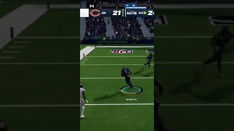 Kenneth Walker embarrasses the defense!!! #madden23