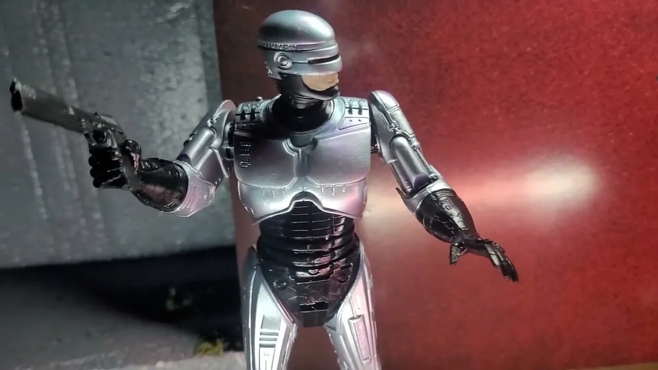 RE😉 ANIME STUDIOS PRESENTS : ROBOCOP...