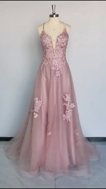 Green Tulle V-neck A-line Evening Dresses Flower Appliques Lace Ruffles Long