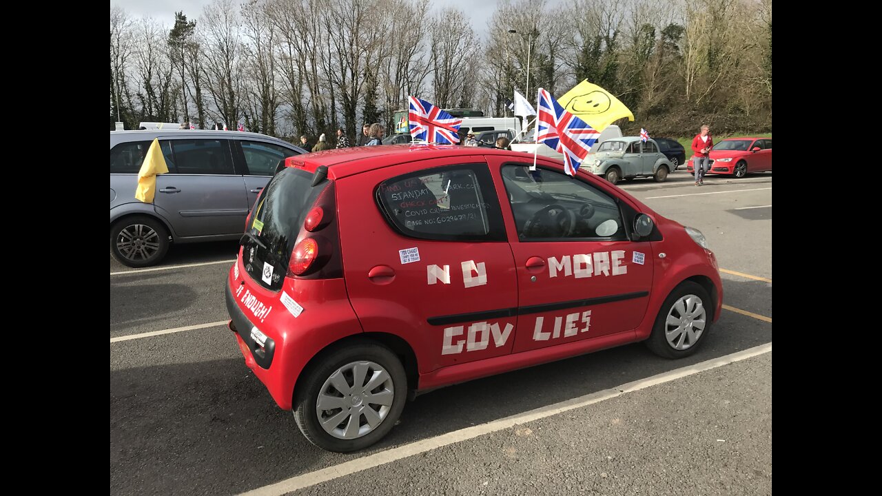 UK Convoy 5th Feb 2022 arriving at Bristol - honking horns!