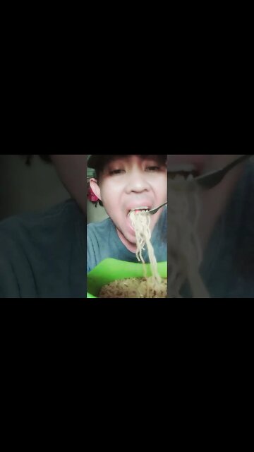 Makan Makan mie pedas