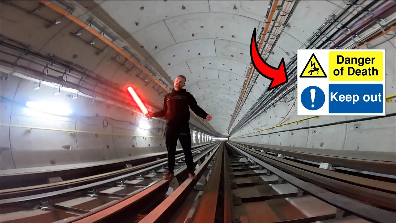 EXPLORING METRO TUNNELS IN PARIS *DANGEROUS*