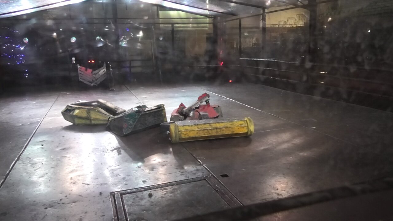 Extreme Robots Guilford 2022 VIP Fight (1 of 2)