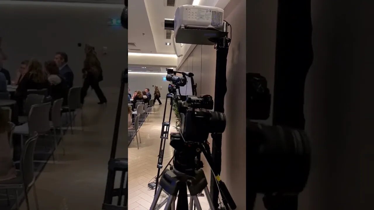 Quantas câmeras se precisa em uma conferência?🤣 #videomaker #cameraoperator #filmmaking #audiovisual