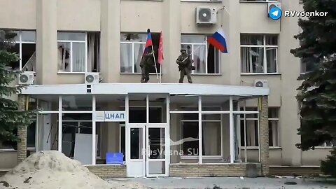 Russia and the DPR hang flags on the Liman Administration building Victory is OURS.