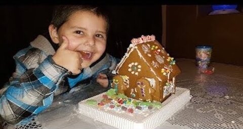 Gingerbread House Kit: It's My First One!