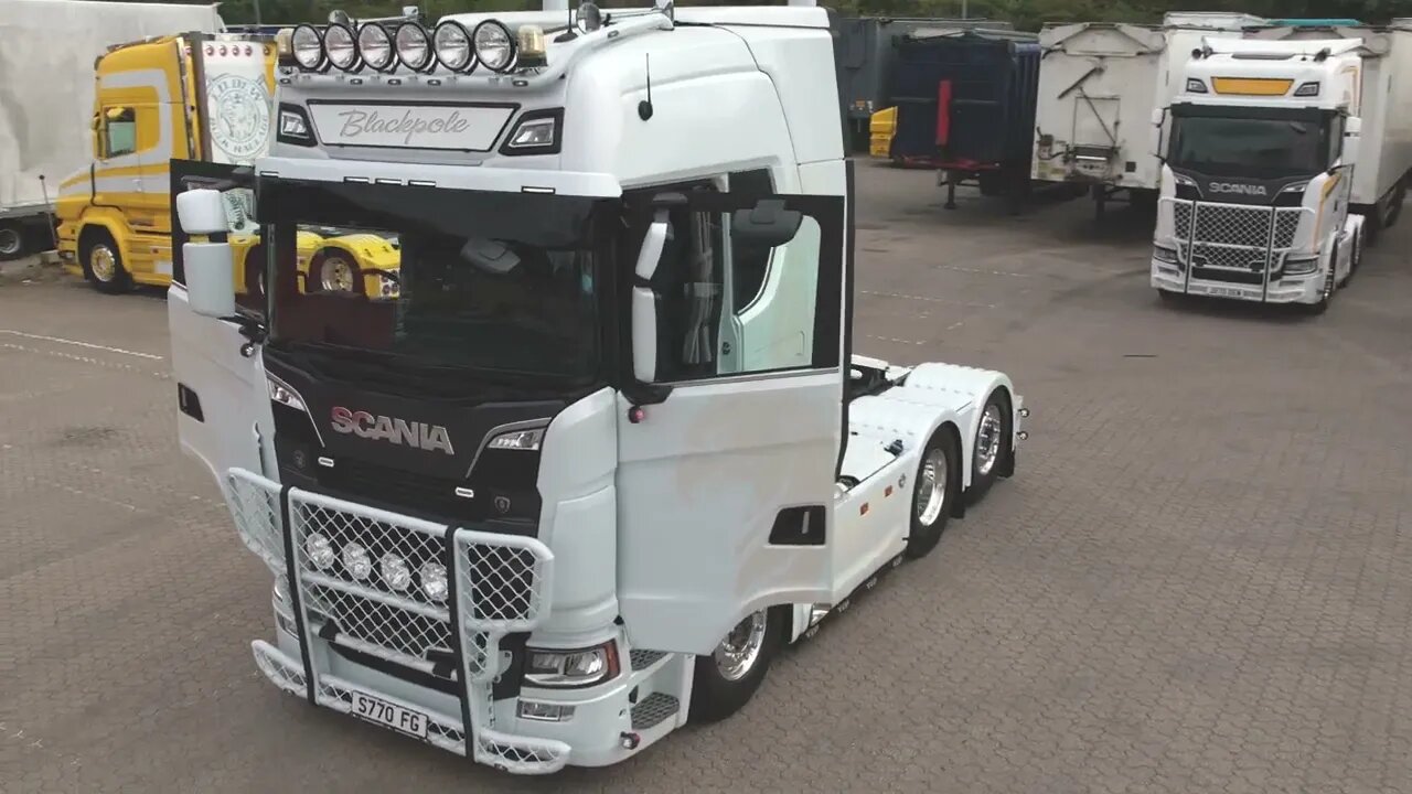 J D Dew Bulk Haulage Ltd Incredible 770s #scania Flying Griffin. Number 13 of 16 - Welsh Drones