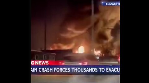 🔥MASSIVE OHIO USA 20+ TRAINCAR DERAILMENTS - EVACUATIONS DUE TO HIGHLY HAZARDOUS MATERIALS💔FEB/8,2023🤬