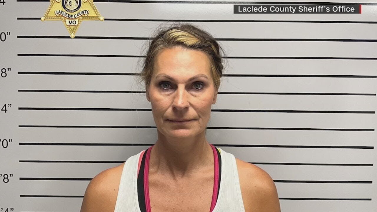 Woman Caught Trying to Poison her Husband's Soda with Weed Killer!