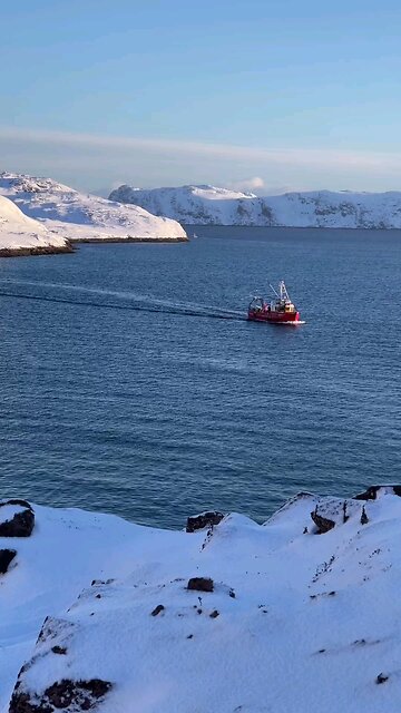 — In good weather, I want to go on a boat along the shores of Teriberka, but in waves and wind...