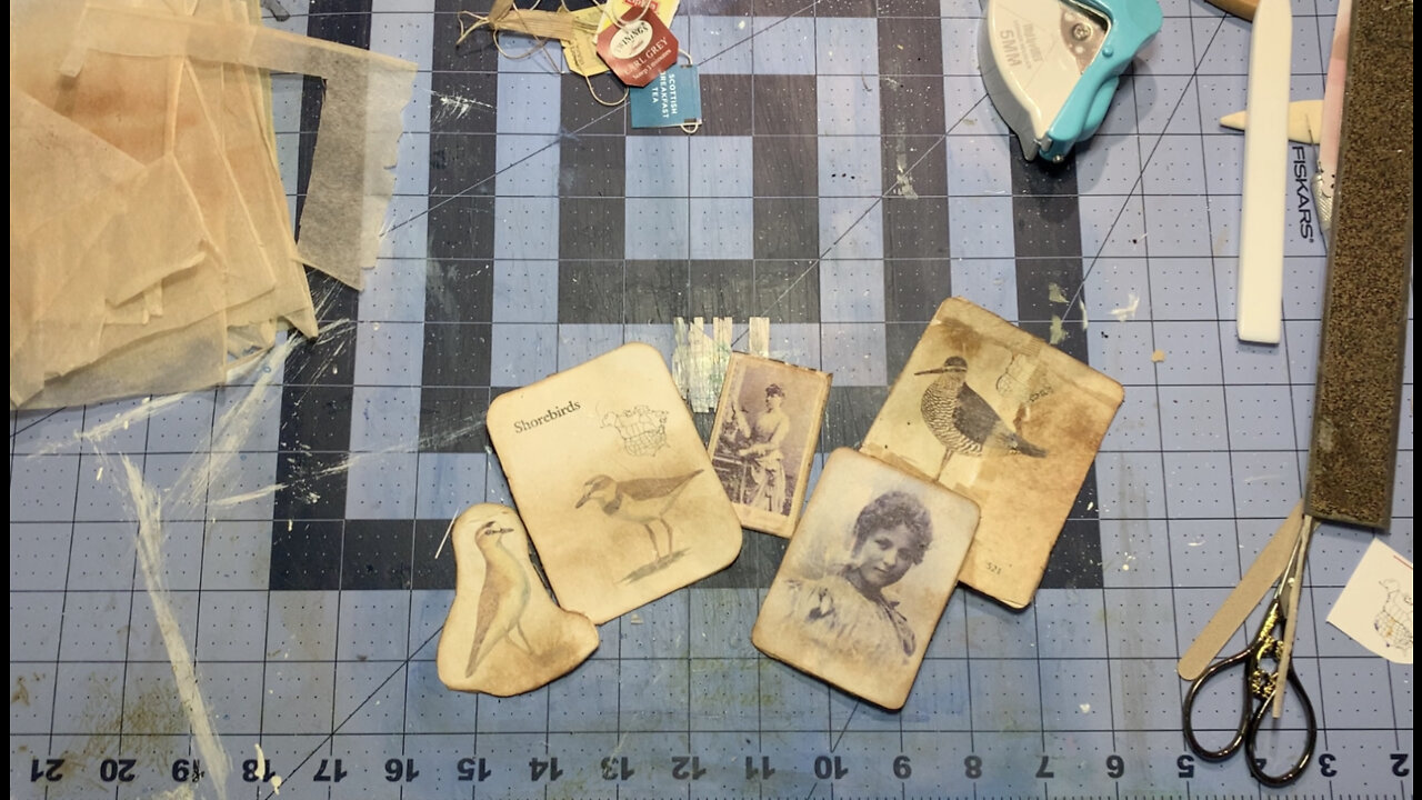 Episode 174 - Junk Journal with Daffodils Galleria - Using Used Tea Bags!
