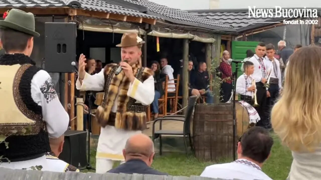 Azi suntem cu Mâna-n Grindă!! La Satul Românesc de Altădată Gabriel Treteag a rupt inimile Doamnelor