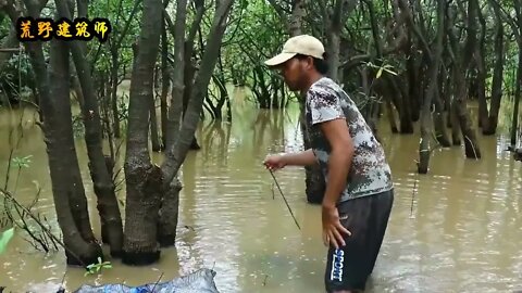 8: The Amazonian swamp forest, the environment is so harsh that people s scalp is numb