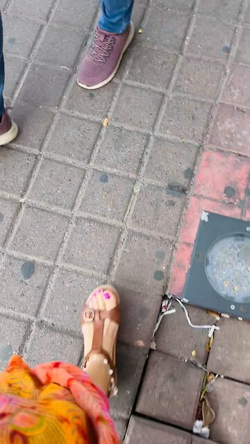 Crazy sidewalk navigation 😳