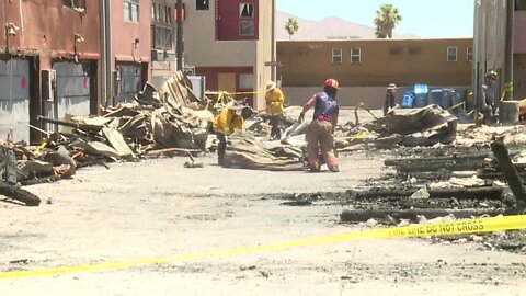 Fire evacuees return home after 'largest Las Vegas fire in 25 years'