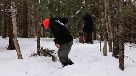 Camp in a hammock in winter 12