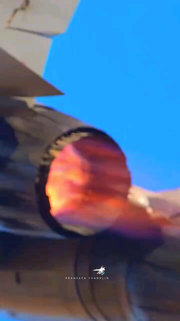 Indian Air Force MiG-29UPG takes off in a furious takeoff in Praneeth Franklin's video.