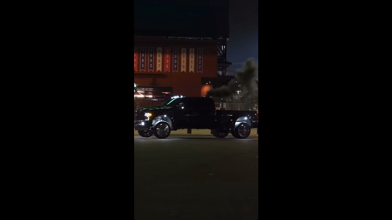 Monster Truck drifting like a boss