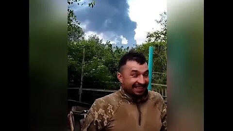 🤣 "Бичок не туди кинув" - реакція наших військових на вибухи складів рашистів у Лугаснській області