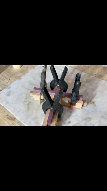 Como Fazer um quadro em formato de Cruz Usando RESTOS de Madeira #shorts