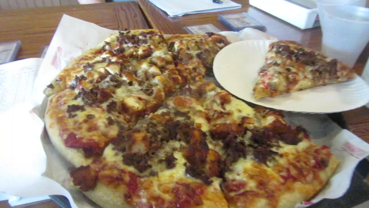 Zedas steak and chicken Pizza