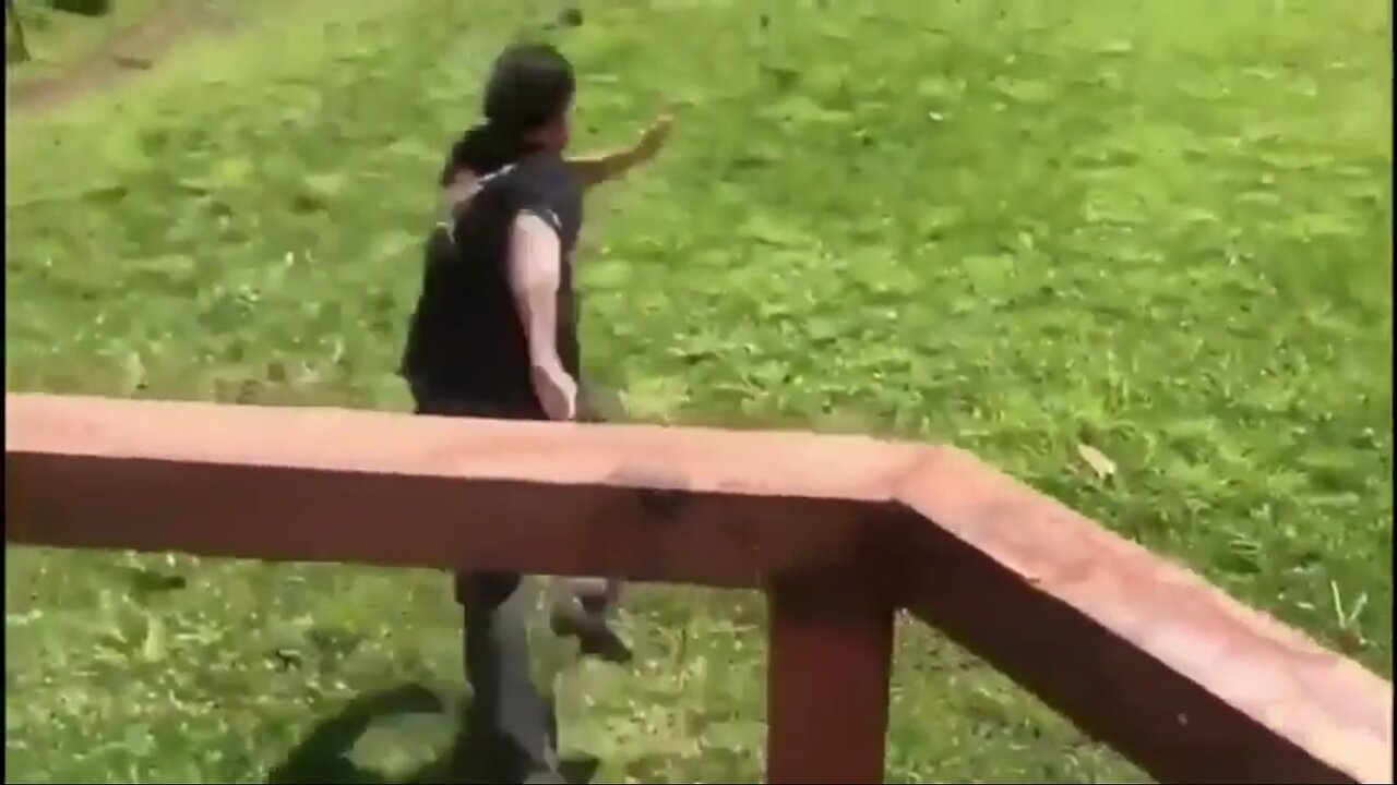 Dude runs like a horror movie character