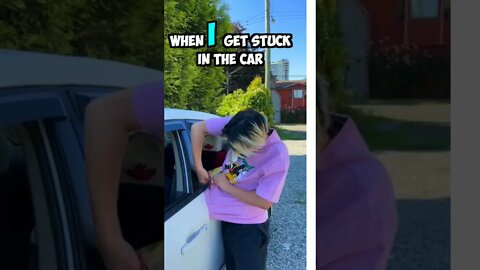 WHEN MY GIRLFRIEND IS STUCK IN THE CAR#short #funny