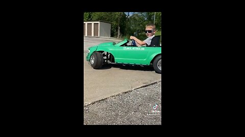 Little bro swangin 😎
