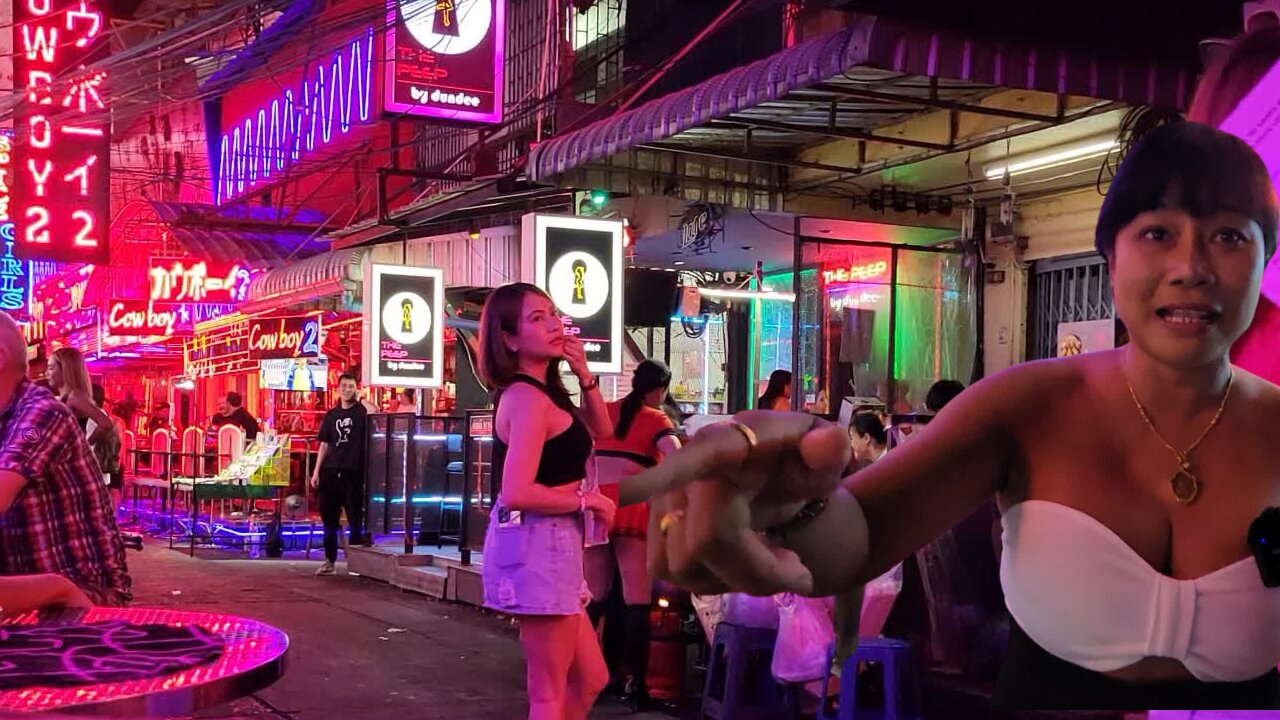 BANGKOK GOGO CLUBS - BEAUTIFUL LADIES & MEN, SOI COWBOY (UNCUT)