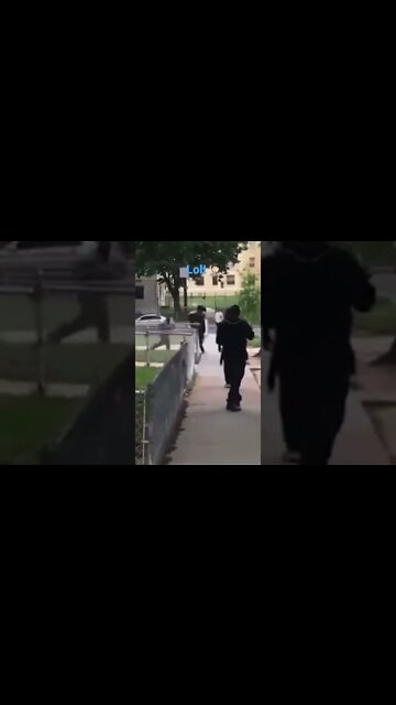 Hilarious police foot chase! Lol!