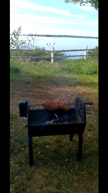 Grilling in front of the Saint Lawrence River