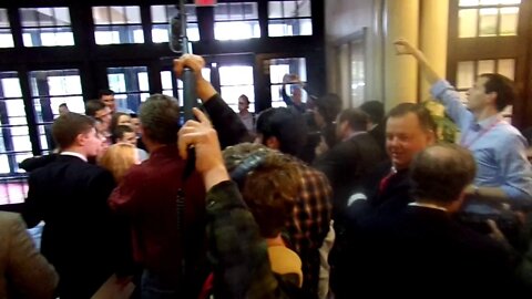 Press mobs Christie ftn15