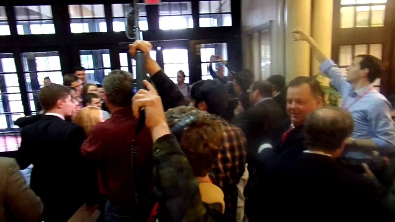 Press mobs Christie ftn15