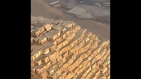 Insane Video Shows A Doggo Hanging Out At The Very Top Of The Great Pyramid In Egypt