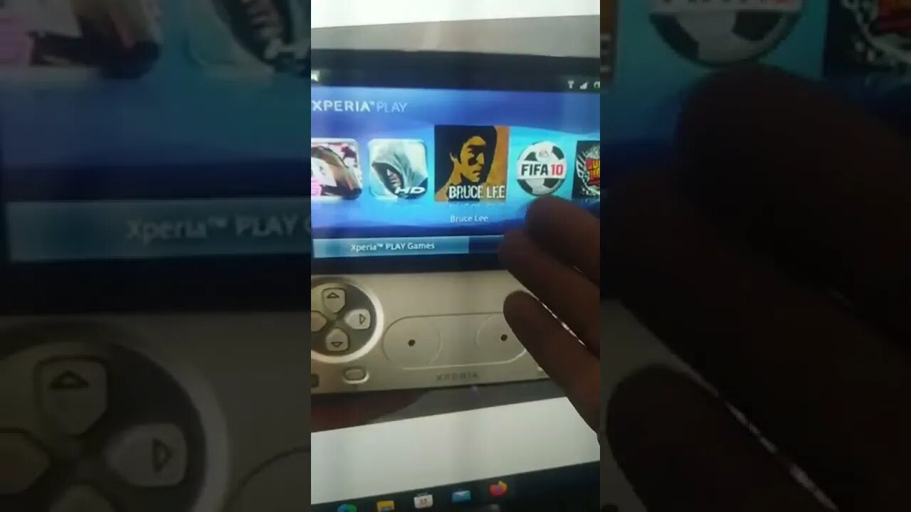 Esse é o Xperia Play