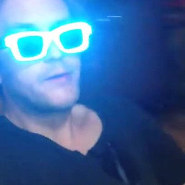 'Reflectacles' are first eyewear to reflect light