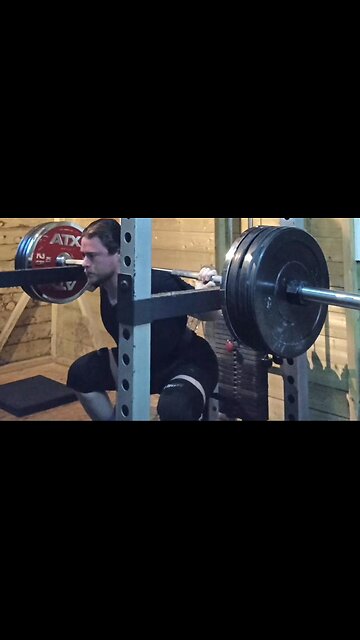 Easy 150 Kgs x 2 Pin Squat!