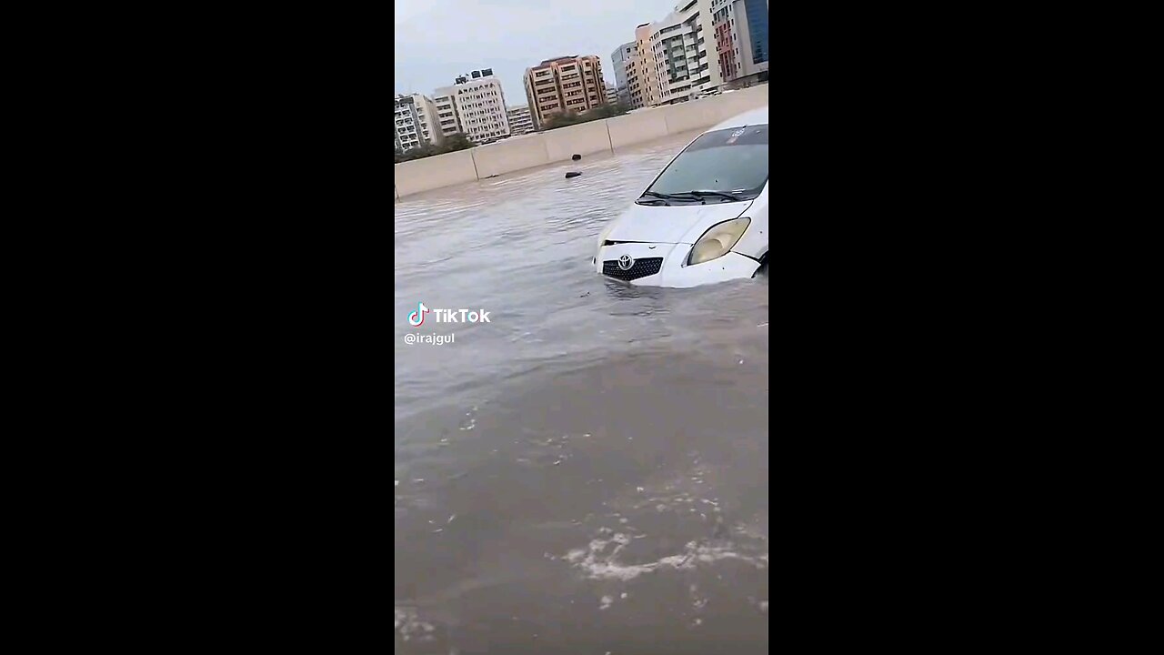 Dubai condition at rainy day