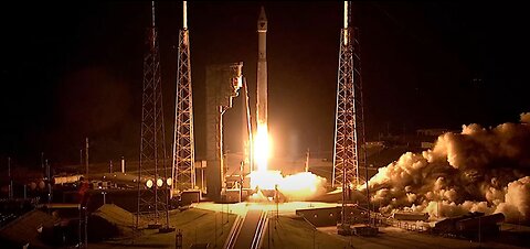Watch NASA's Lucy Spacecraft Slingshot Around Earth for a Gravity Boost