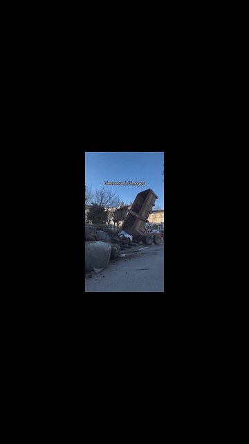 Limoges FR: Council Gets The Rural Smell Closer Than They Expected, Farmers Continue Their Protest