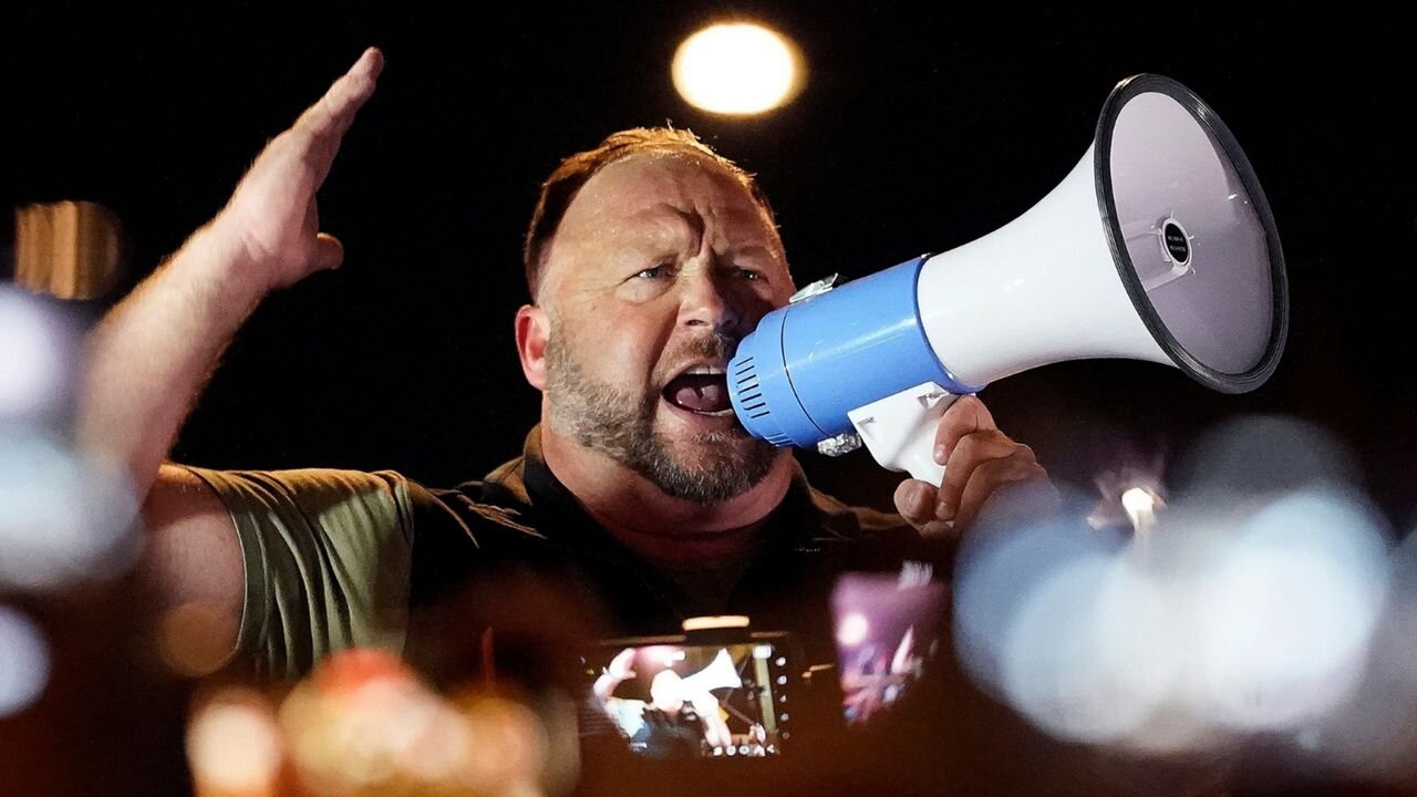 Alex Jones vs. President💩Pants (AUDIO)