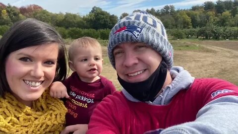 Apple and Pumpkin Picking at Applecrest in New Hampshire - TWE 0247-