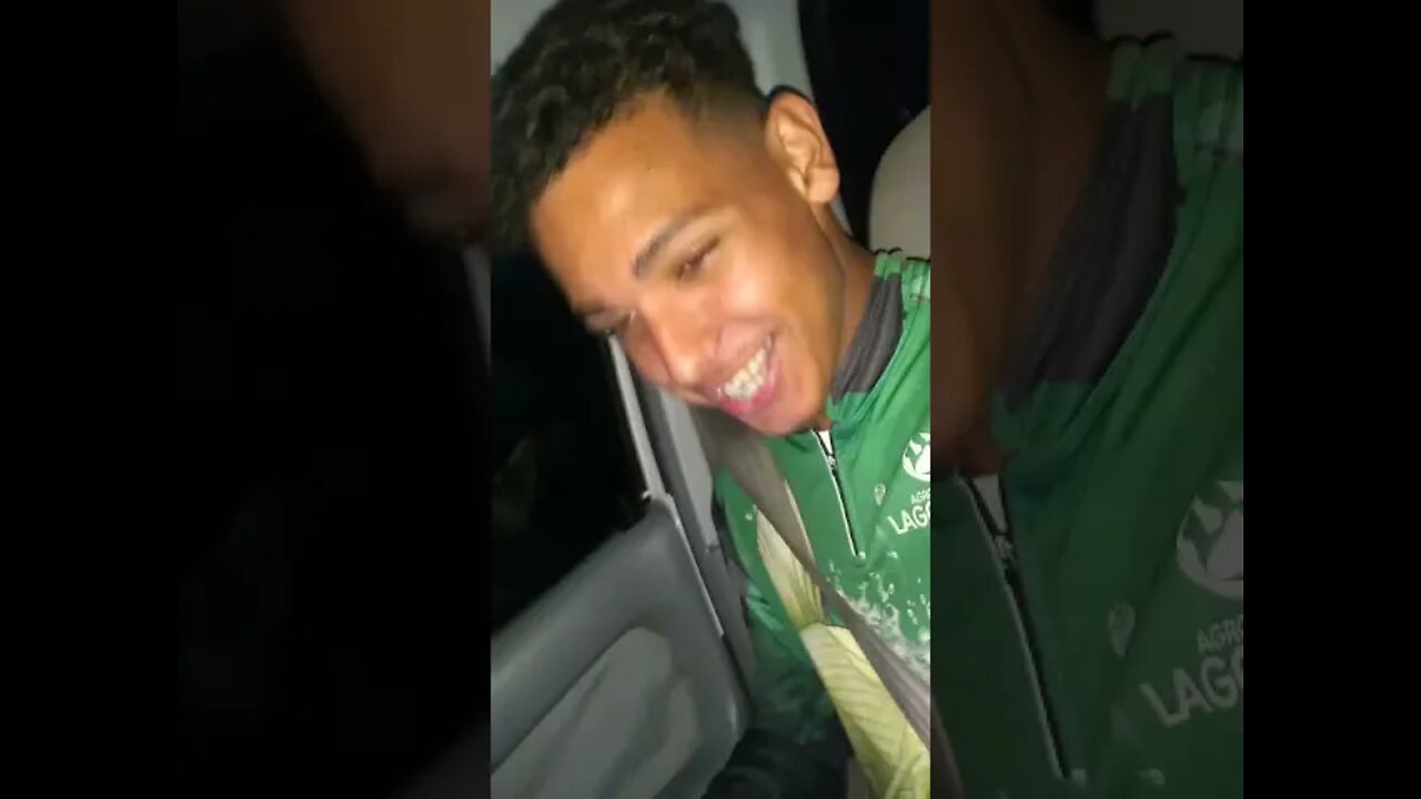 OLHA A SOFRENCIA DO NOSSO AMIGO VINII KKK