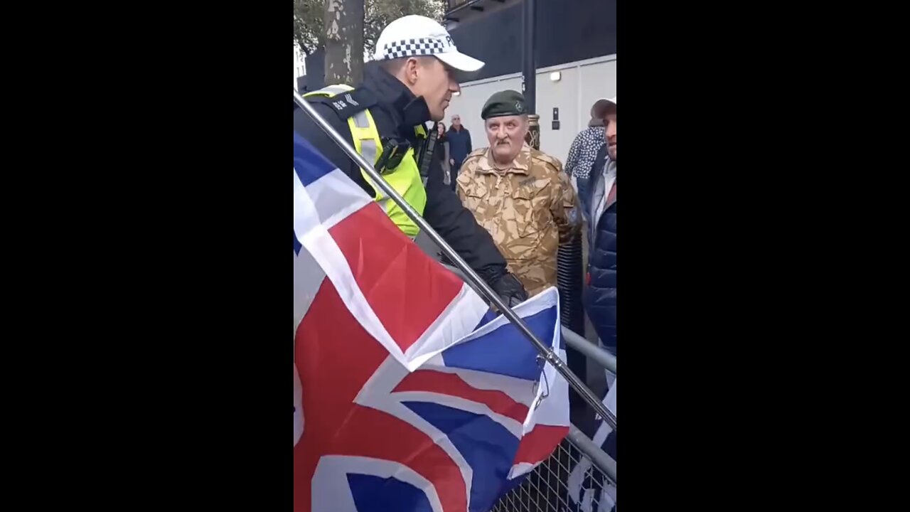 BRITISH POLICE💂❌🇬🇧🚫BLOCKED BRITISH ARMY VETERANS👩‍🚀🇬🇧📛FROM FLYING BRITISH NATIONAL FLAG🇬🇧⛔️💫