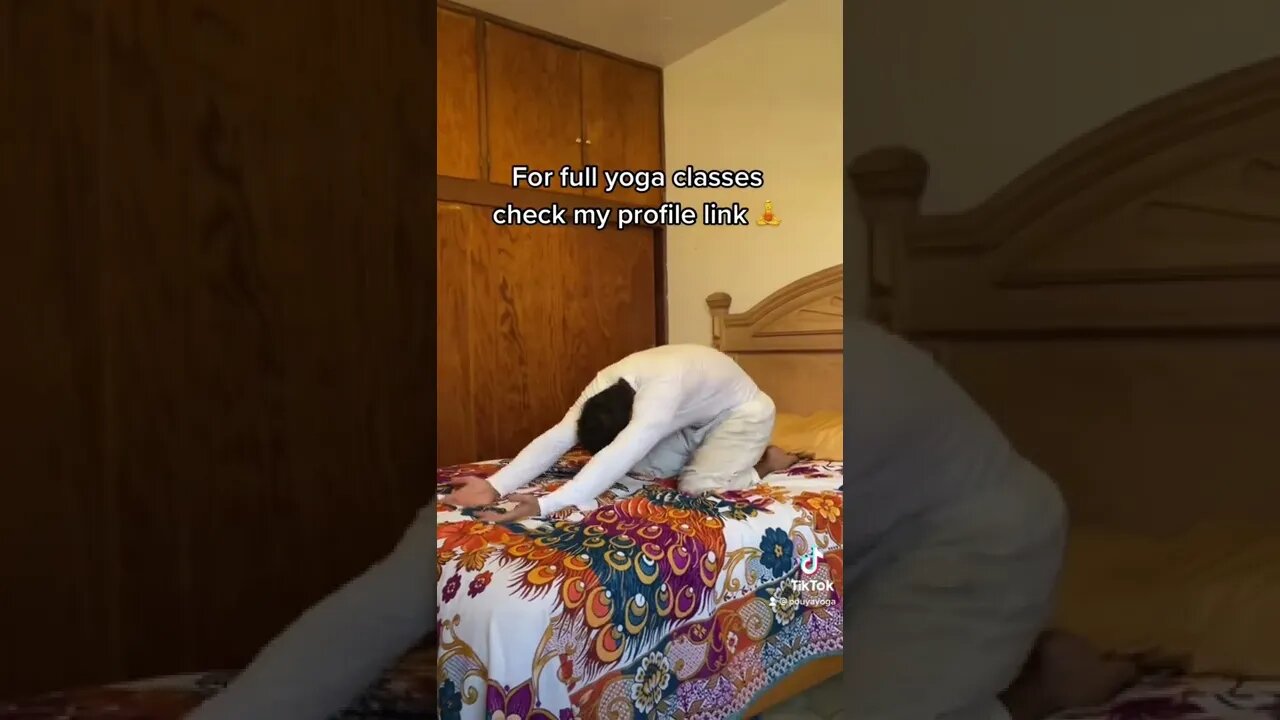 Prevent back problems by doing this after waking up 🧘♂️