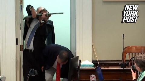 Alex Murdaugh trial prosecutor holds rifle over witness's head in dramatic reenactment in court