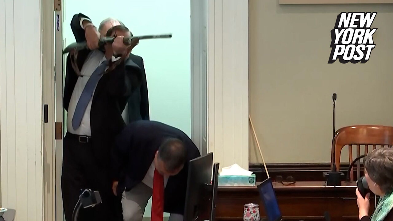 Alex Murdaugh trial prosecutor holds rifle over witness's head in dramatic reenactment in court